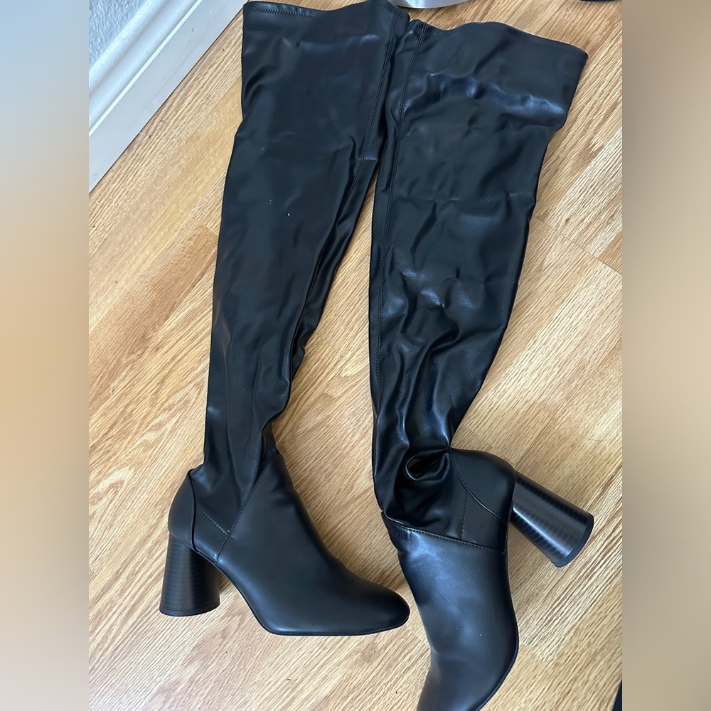 Zara boots size 38 (7.5)